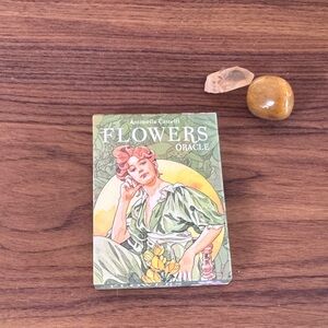 FLOWERS Oracle Deck - Illustrated Tarot/Oracle Cards (Green & Yellow)